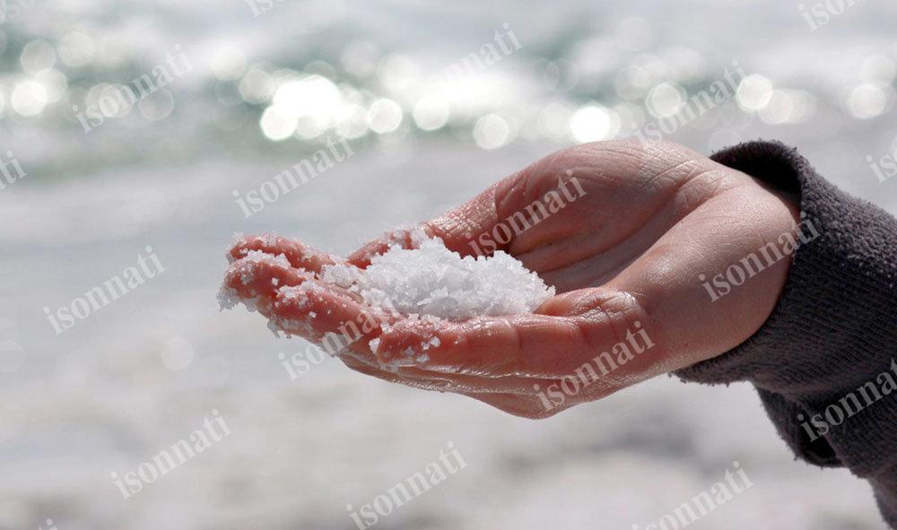 مقایسه خواص نمک دریا و نمک معدن در طب سنتی