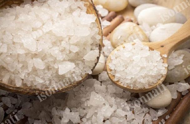 از لحاظ طب سنتی نمک دریا بهتر است یا سنگ نمک؟